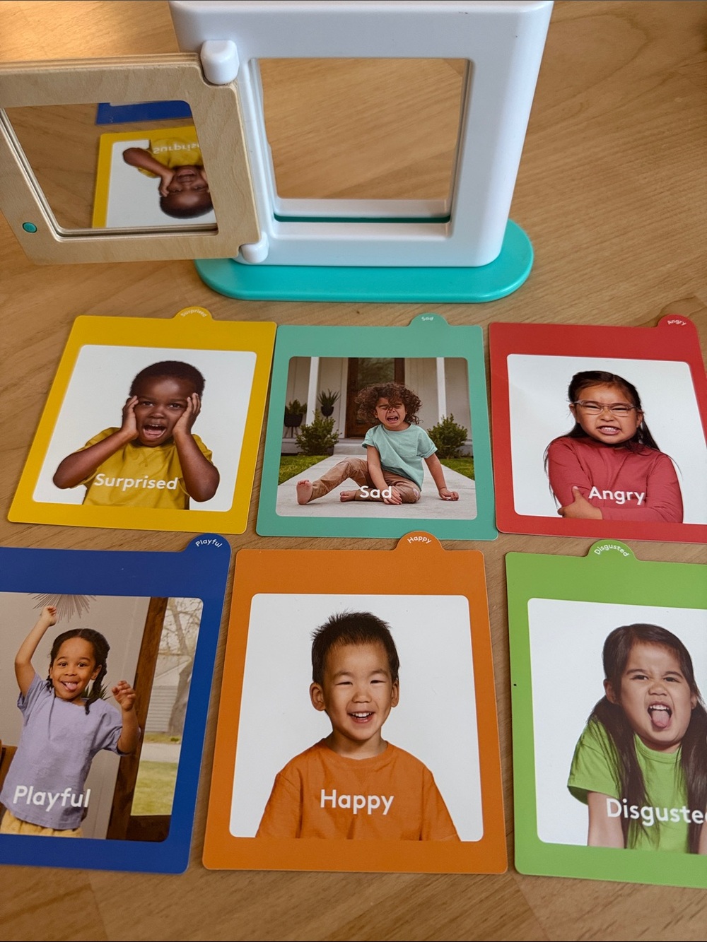 Lovevery Emotion Match Mirror & Card set